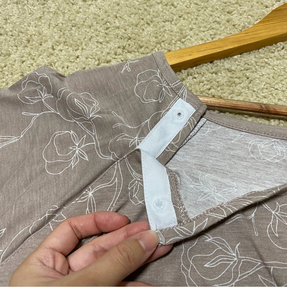 Kindred Bravely Universal Labor & Delivery Gown Floral Size Small Medium Large - Picture 6 of 11